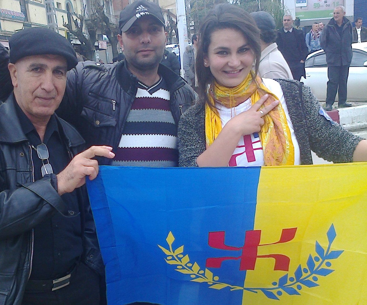 Tizi-Ouzou : Malgré les intimidations, les propagandes de déstabilisation et les entraves « sécuritaires », la marche du MAK à a été grandiose. Tizi-Ouzou : Malgré les intimidations, les propagandes de déstabilisation et les entraves « sécuritaires », la marche du MAK à a été grandiose.