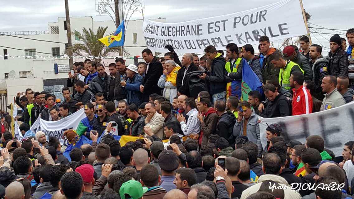 Tizi-Ouzou : Malgré les intimidations, les propagandes de déstabilisation et les entraves « sécuritaires », la marche du MAK à a été grandiose. Tizi-Ouzou : Malgré les intimidations, les propagandes de déstabilisation et les entraves « sécuritaires », la marche du MAK à a été grandiose.