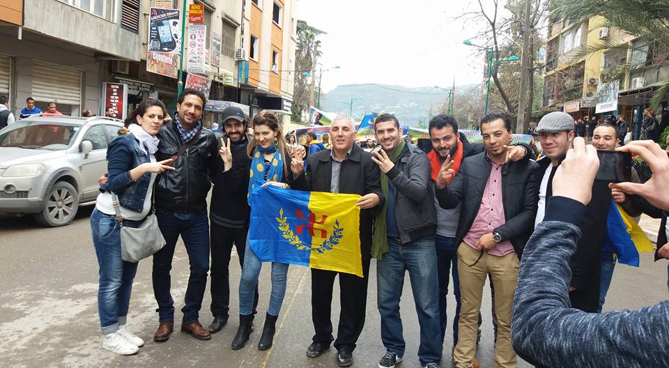 Tizi-Ouzou : Malgré les intimidations, les propagandes de déstabilisation et les entraves « sécuritaires », la marche du MAK à a été grandiose. Tizi-Ouzou : Malgré les intimidations, les propagandes de déstabilisation et les entraves « sécuritaires », la marche du MAK à a été grandiose.