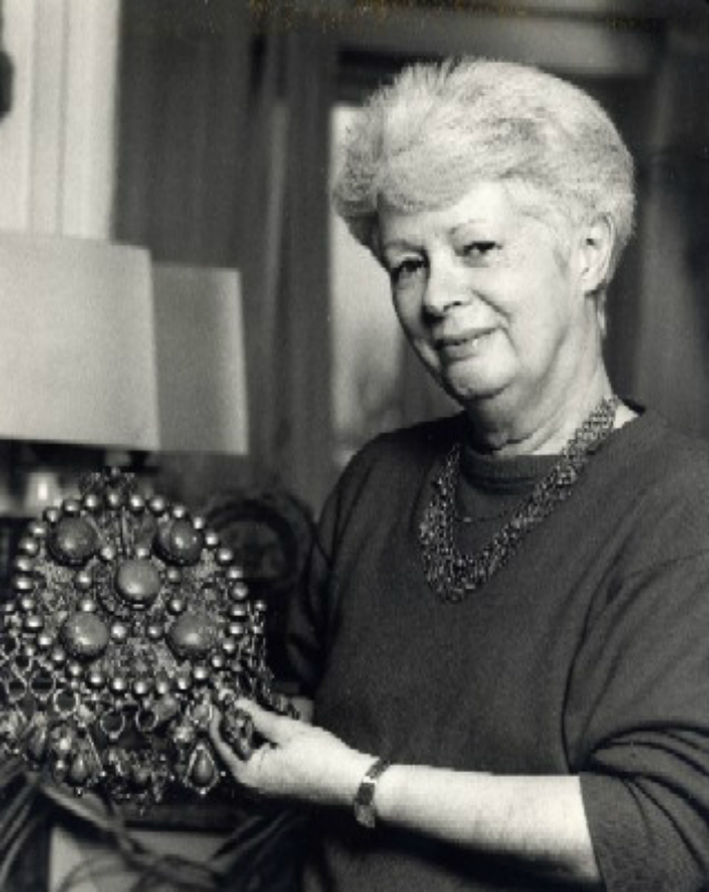 Décès de Camille Lacoste-Dujardin : Sakina Aït Ahmed lui rend hommage au nom de la Kabylie Décès de Camille Lacoste-Dujardin : Sakina Aït Ahmed lui rend hommage au nom de la Kabylie