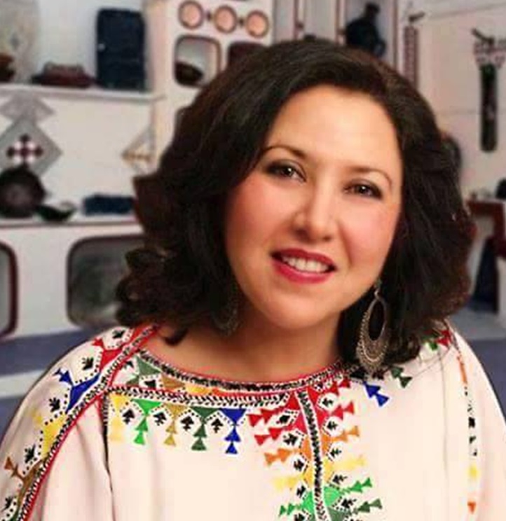 L'artiste kabyle Tenna adresse un message de soutien au MAK pour son 3è Congrès L'artiste kabyle Tenna adresse un message de soutien au MAK pour son 3è Congrès