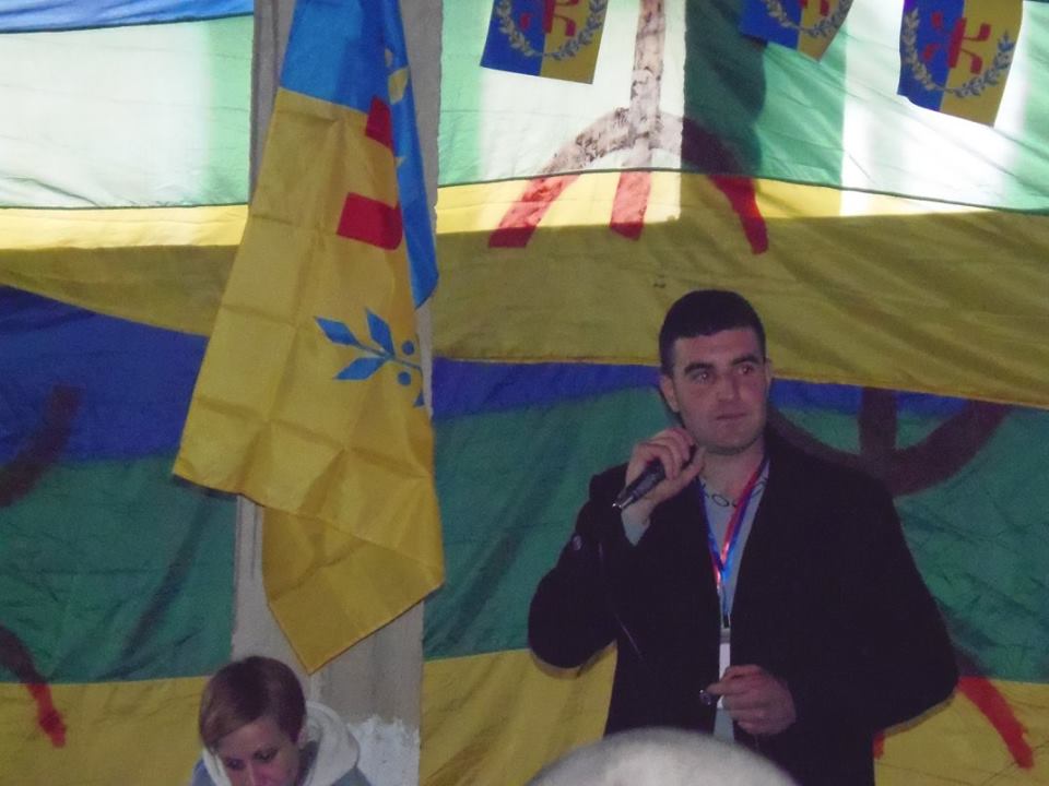 Le 3ème Congrès du MAK réélit Bouaziz Aït-Chebib et Ferhat Mehenni : « on ne change pas une équipe qui gagne !» Le 3ème Congrès du MAK réélit Bouaziz Aït-Chebib et Ferhat Mehenni : « on ne change pas une équipe qui gagne !»