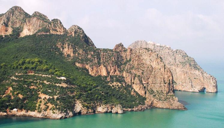 Vgayet, Cap Carbon: le plus haut phare naturel du monde se trouve en Kabylie Vgayet, Cap Carbon: le plus haut phare naturel du monde se trouve en Kabylie