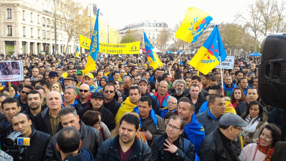 Analyse : Divorce consommé entre la Kabylie et l'Algérie après la marche de la diaspora kabyle à Paris ce 17 avril 2016 Analyse : Divorce consommé entre la Kabylie et l'Algérie après la marche de la diaspora kabyle à Paris ce 17 avril 2016