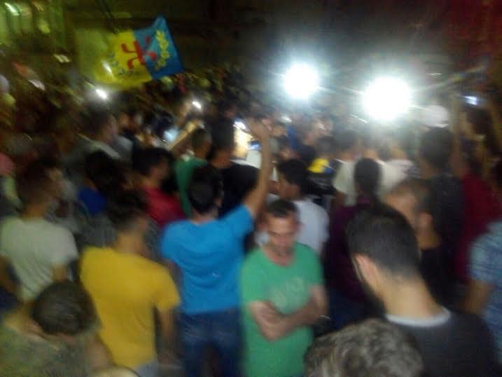 Répression coloniale / Marche et rassemblement en cours devant le commissariat de Mekla (Actualisé _ Vidéo) Répression coloniale / Marche et rassemblement en cours devant le commissariat de Mekla (Actualisé _ Vidéo)