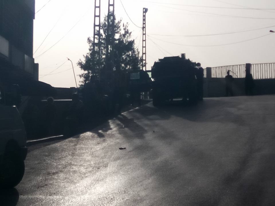 ALERTE / At-Dwala sous occupation policière pour empêcher le gala en hommage à Matoub Lounès. ALERTE / At-Dwala sous occupation policière pour empêcher le gala en hommage à Matoub Lounès.