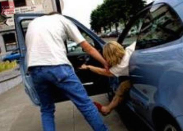 Vgayet /Une jeune femme sauvée d'un kidnapping par la population à Hersus. Vgayet /Une jeune femme sauvée d'un kidnapping par la population à Hersus.
