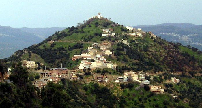 La Kabylie entre la France et l'Algérie : du royaume de Koukou à l'indépendantisme kabyle