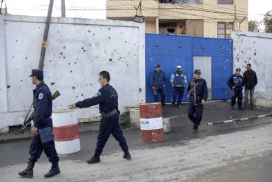 Marches, sit-ins, routes coupées : la révolte s'installe en Kabylie Marches, sit-ins, routes coupées : la révolte s'installe en Kabylie