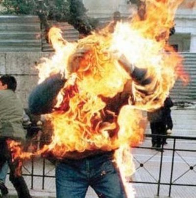 Deux jeunes tentent de s'immoler par le feu à Maatkas Deux jeunes tentent de s'immoler par le feu à Maatkas