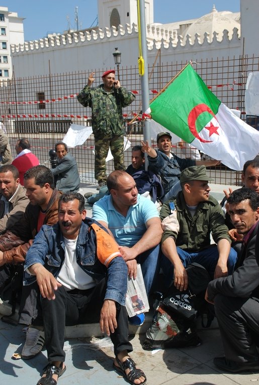 Alger : les GLD et les Patriotes en sit-in