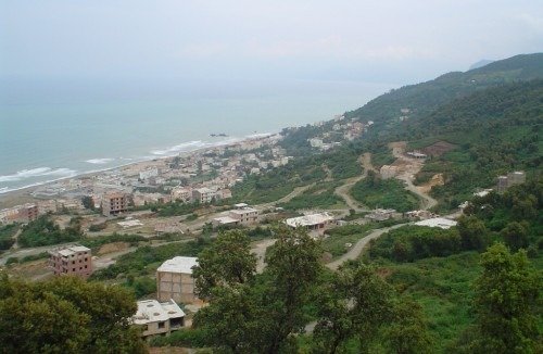 Boukhelifa : la RN9 coupée par les habitants de Djebira Boukhelifa : la RN9 coupée par les habitants de Djebira