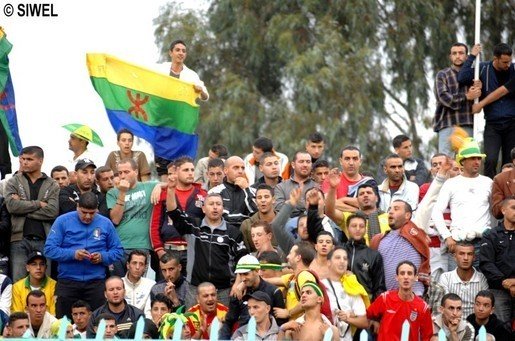 Trois supporters de la JSK détenus depuis la finale de la coupe d'Algérie relaxés Trois supporters de la JSK détenus depuis la finale de la coupe d'Algérie relaxés