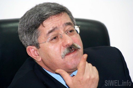 Après avoir soutenu Bouteflika pour un 3e mandat, Ahmed Ouyahia veut limiter le mandat présidentiel Après avoir soutenu Bouteflika pour un 3e mandat, Ahmed Ouyahia veut limiter le mandat présidentiel