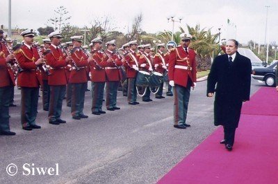 L'Algérie isolée sur le plan régional après la chute de Kadhafi et de Ben Ali L'Algérie isolée sur le plan régional après la chute de Kadhafi et de Ben Ali