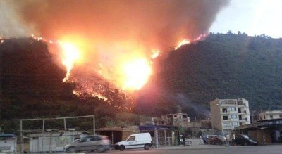 Bejaia : les incendies font des blessés Bejaia : les incendies font des blessés