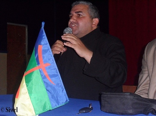 L'autonomiste kabyle Bouaziz Ait Chebib arrêté par la police algérienne L'autonomiste kabyle Bouaziz Ait Chebib arrêté par la police algérienne