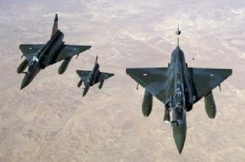 Survol de l'espace aérien algérien par les avions français : le jeu trouble d'Alger