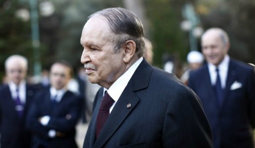 Maladie de Bouteflika : Le président algérien est toujours en convalescence en France (F. Hollande)