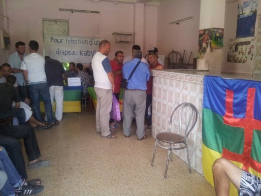 Election du drapeau Kabyle à Ait Mislaïne : Le MAK poursuit avec succès l'édification du futur Etat kabyle