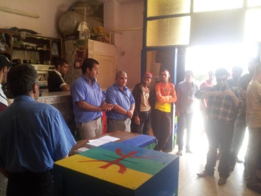 Election du drapeau Kabyle à Ait Mislaïne : Le MAK poursuit avec succès l'édification du futur Etat kabyle