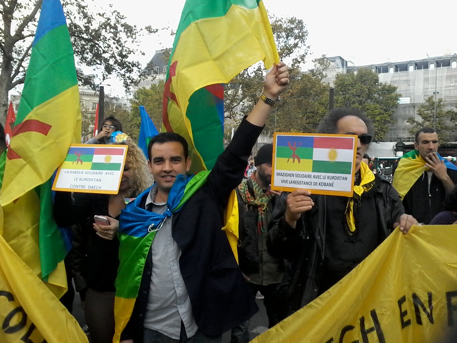  Le Collectif des Amazighs en France soutien la lutte du peuple Kurde: Intervention de Salim Yezza