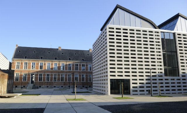 Le Collège d'Europe propose des bourses aux diplômés kabyles
