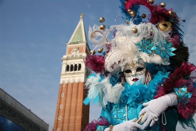 Coup d'envoi du plus célèbre carnaval du monde / Festival de couleur et merveilles à Venise