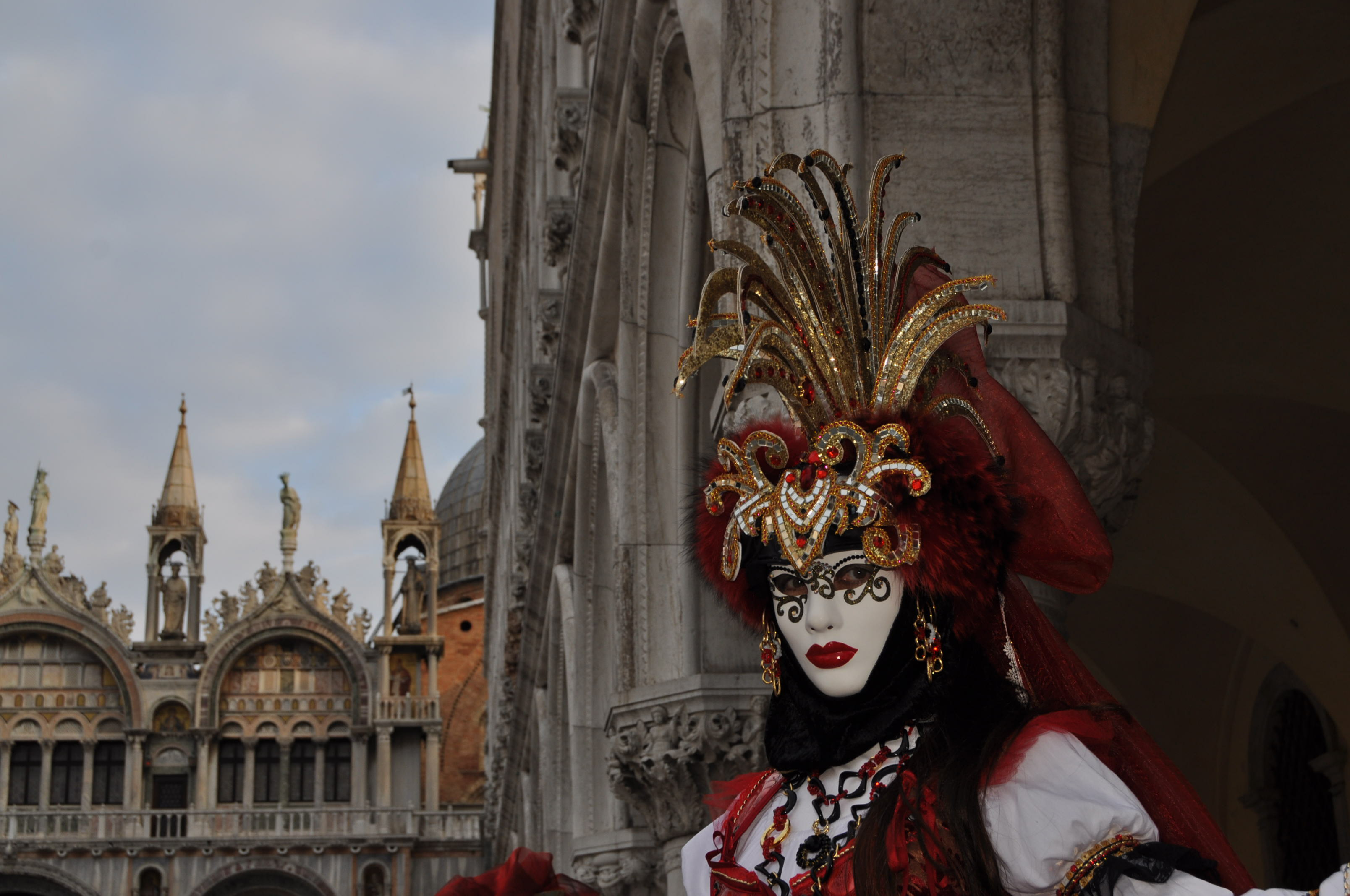 Coup d'envoi du plus célèbre carnaval du monde / Festival de couleur et merveilles à Venise