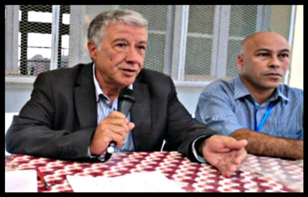 Café littéraire de Vgayet / Brillante conférence de Younes Adli sur la pensée kabyle