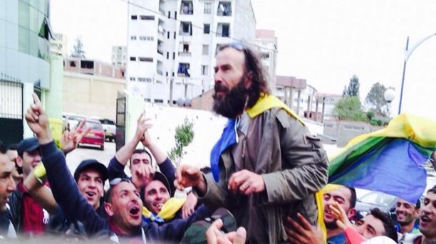 Des artistes kabyles ont montré leur fierté de brandir le drapeau kabyle