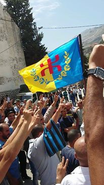 Meeting et lever du drapeau national kabyle à At Vuwaddu: un Autre succès pour le MAK