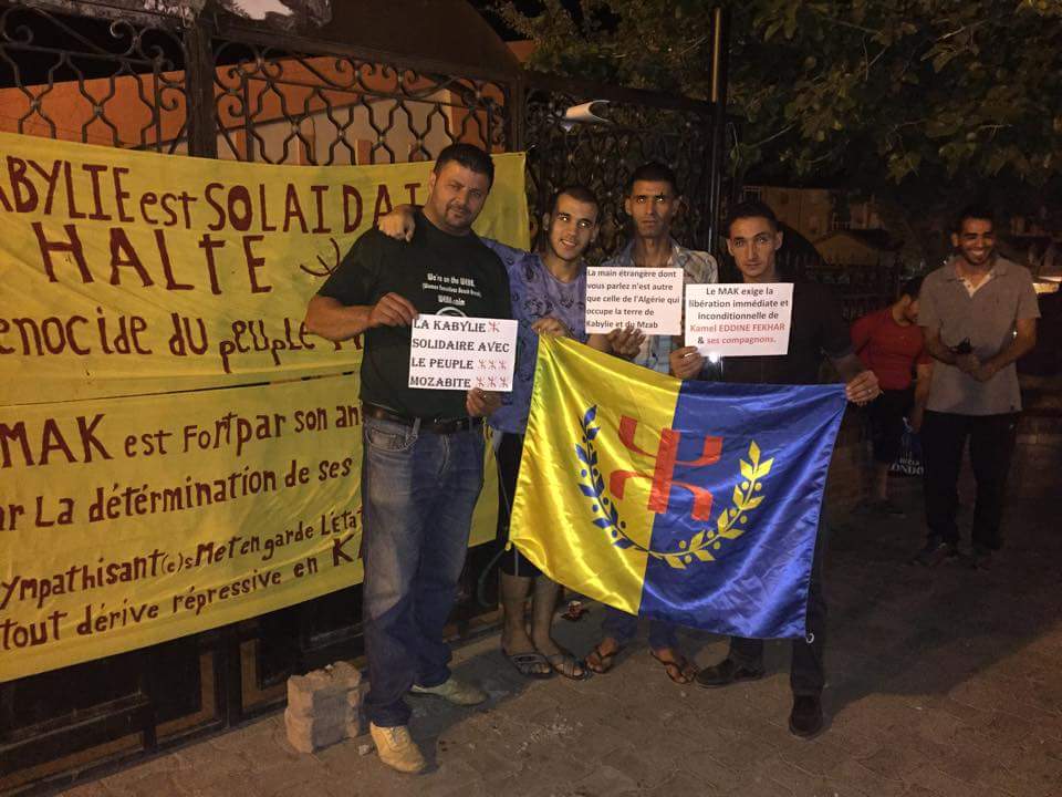 Rassemblement de solidarité avec le Mzab à Akbou : 