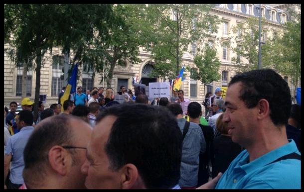 PARIS /Place de la république: Rassemblement pour soutenir le Dr Kameldine Fekhar et ses codétenus (vidéo)