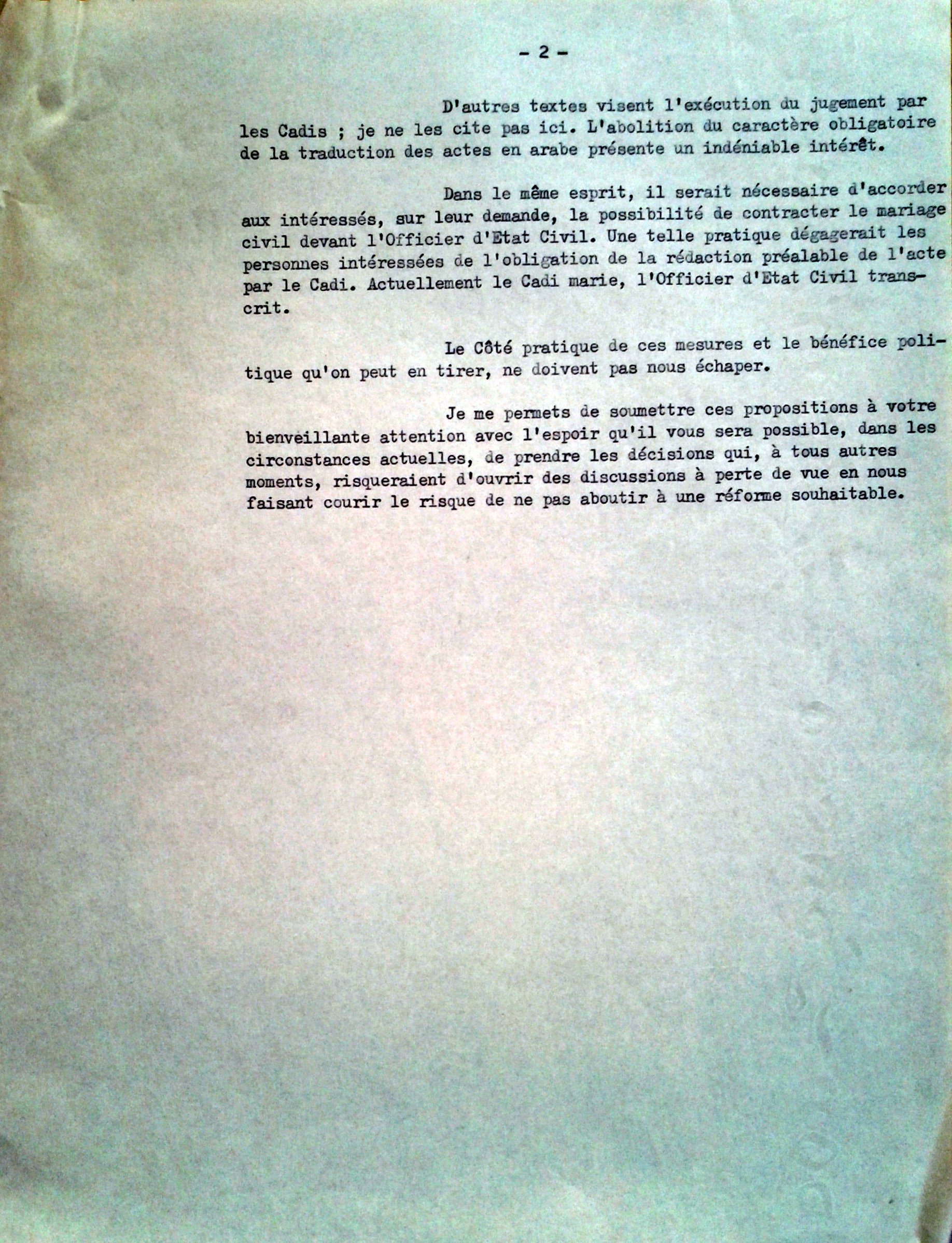 1957 : Abolition de l'obligation pour les Kabyles de traduire les grosses de jugement en arabe