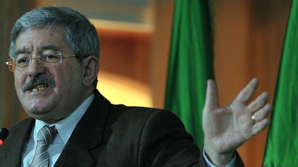 Sacré Ouyahia ! Ay agujil bwawal tghiledh ttar a k-i-d yughal mi s-tennidh N3erbuha?