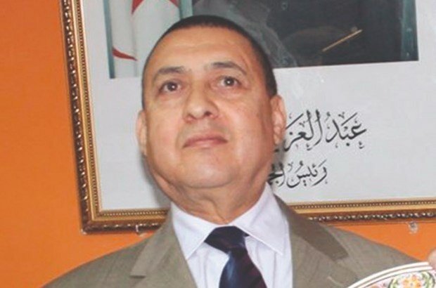 En campagne contre le MAK , le wali de Tizi-Ouzou fait une série de meetings en Kabylie
