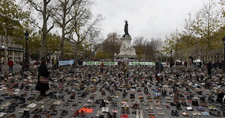 COP21 : Un rassemblement au pied de la Tour Eiffel est autorisé demain pour les citoyens...«à visage découvert»