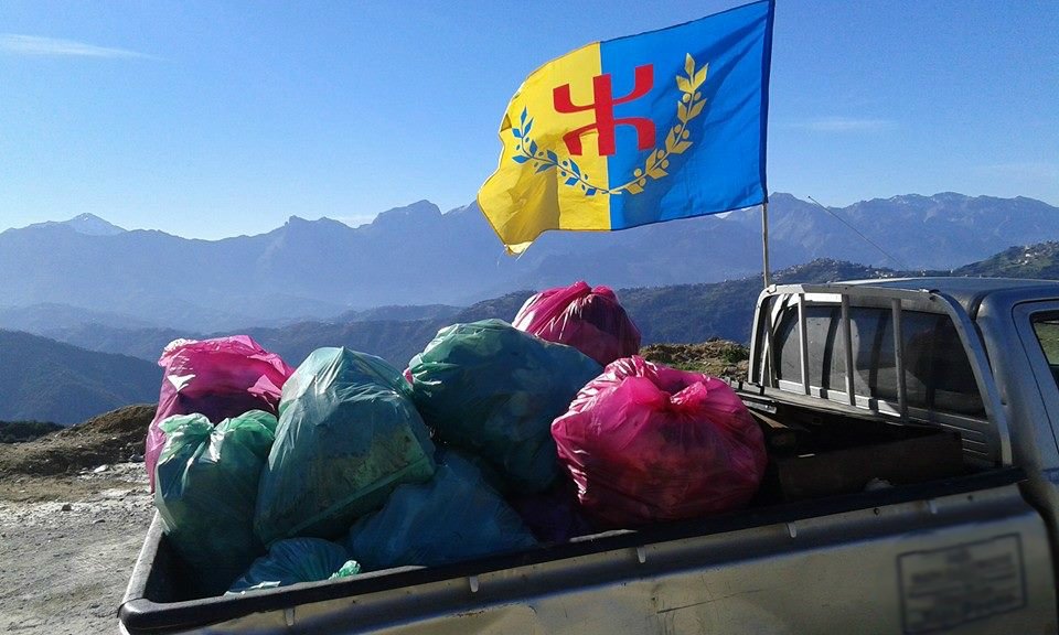 MAK At Iraten : Ramassage de déchets sur les bords de la RN15