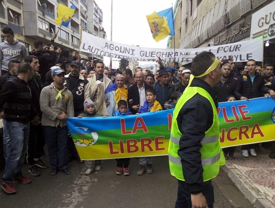 Tizi-Ouzou : Malgré les intimidations, les propagandes de déstabilisation et les entraves « sécuritaires », la marche du MAK à a été grandiose.