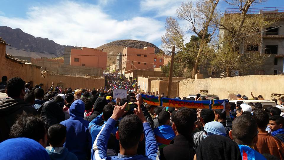 Plus de 15 milles Amazighs rendent hommage au militant amazigh Omar Khalek, le MAK adresse une lettre d'hommage