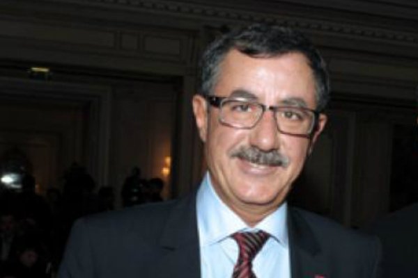 Ferhat Mehenni rend hommage à Arezki Idjerouidène