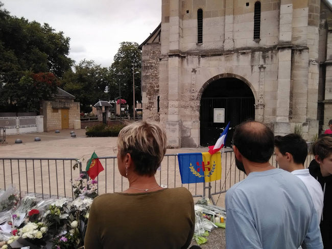 Une délégation kabyle a rendu hommage au prêtre victime du terrorisme islamiste